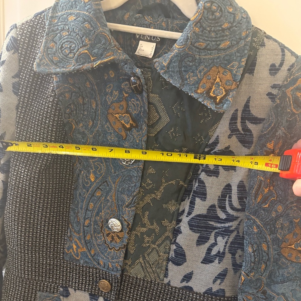 VENUS Women's Multicolor Patterned Coat. Size 8-fits more like a size 6. - Picture 4 of 5